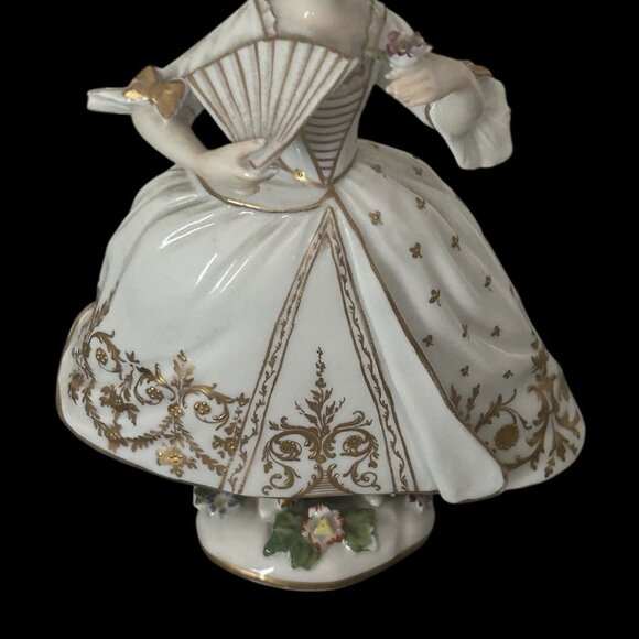 Vintage Ornate Victorian Lady In White w Gold Painted Floral Porcelain Figurine - Picture 3 of 16